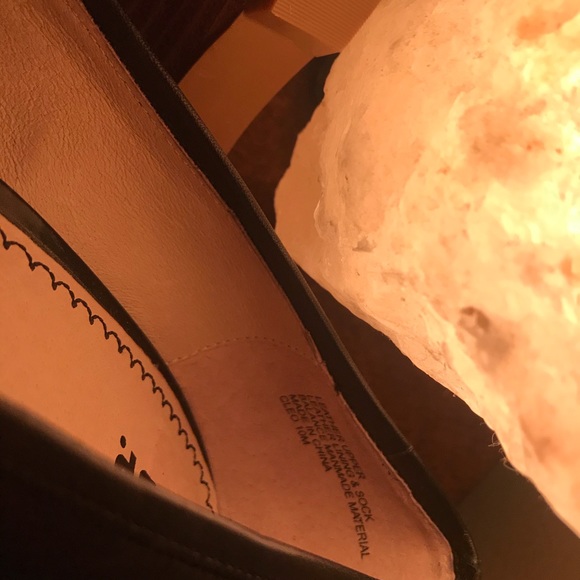 HOST PICK BP Black Ruffle Toe Leather Wedges Size 10 - Picture 5 of 7